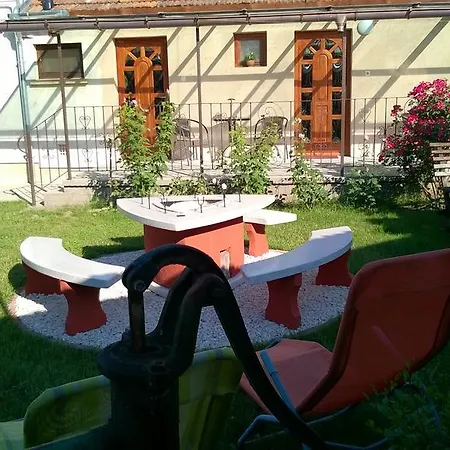 Ildiko Apartman *